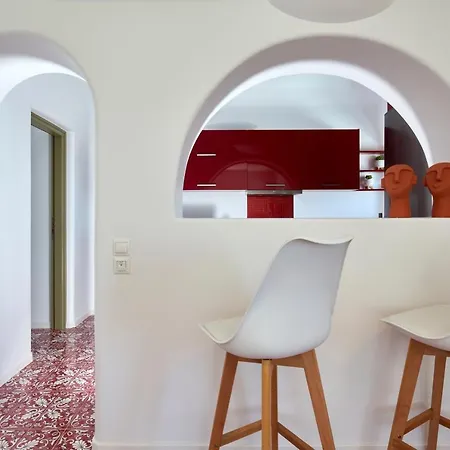 Santorini Hillside & Apartmanhotel Pírgosz