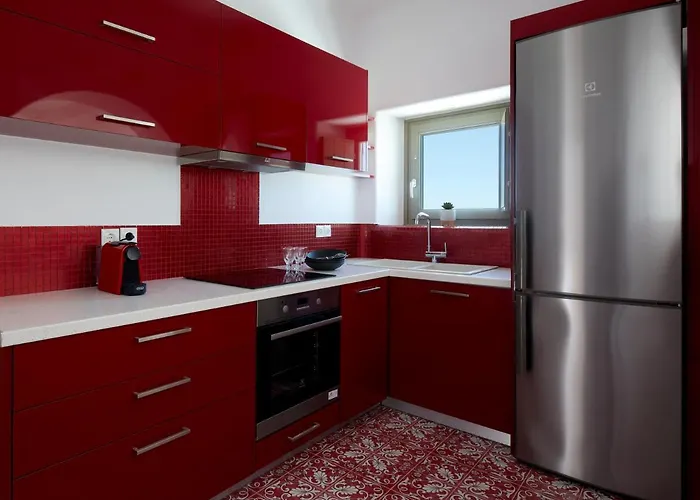 Santorini Hillside & Pýrgos