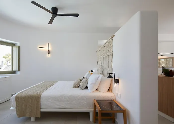 Santorini Hillside & Aparthotel