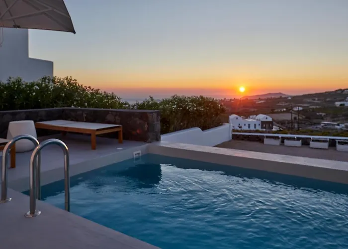 Santorini Hillside & 4* Pýrgos