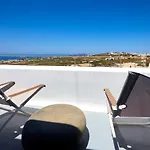Santorini Hillside & Aparthotel 4*