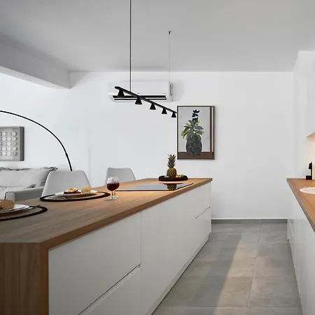 Santorini Hillside & 4* Pýrgos