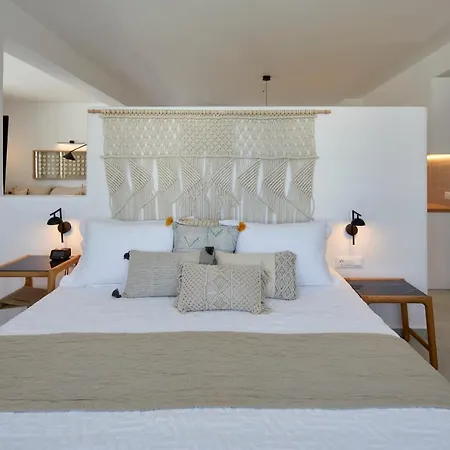 Santorini Hillside & Пиргос