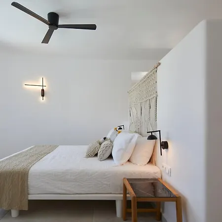 Santorini Hillside & Aparthotel