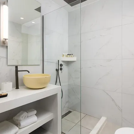 Santorini Hillside & Aparthotel Pýrgos