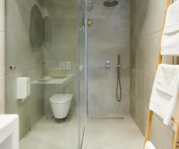 Santorini Hillside & شقة فندقية