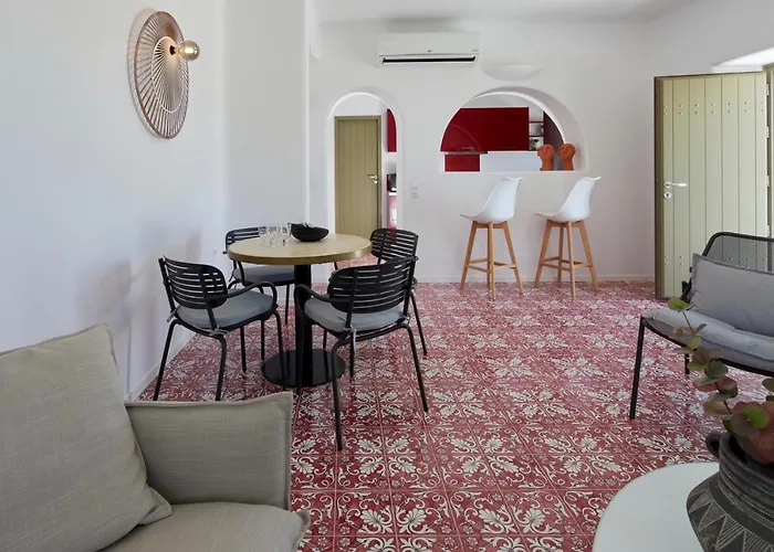 Апарт-отель Santorini Hillside & Пиргос