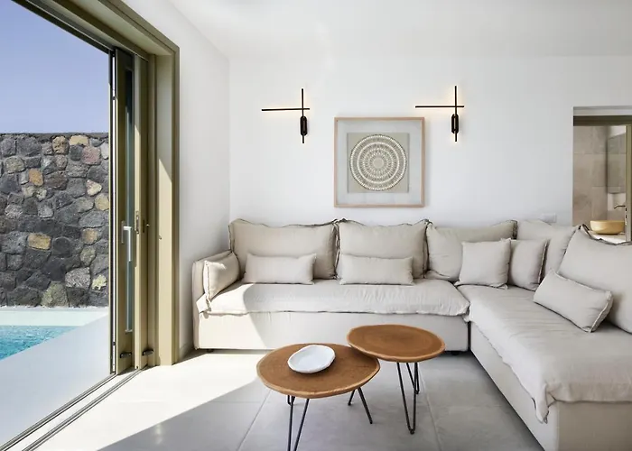 Santorini Hillside & شقة فندقية Pýrgos