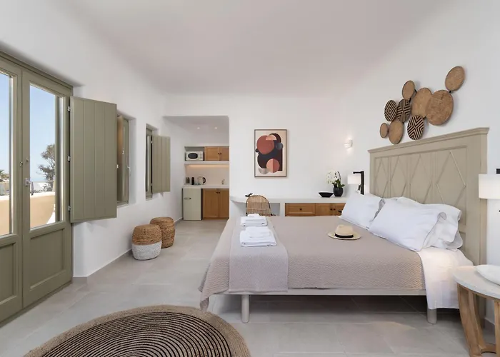 Santorini Hillside & Апарт-отель