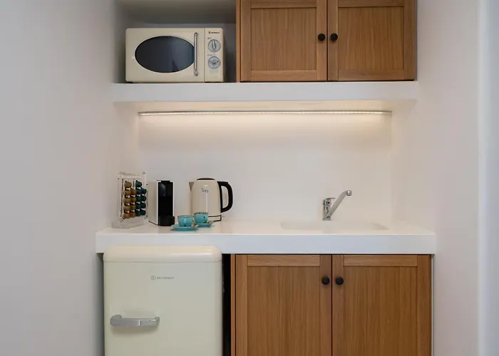 Santorini Hillside & 4* Pýrgos