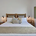 Santorini Hillside & 4*