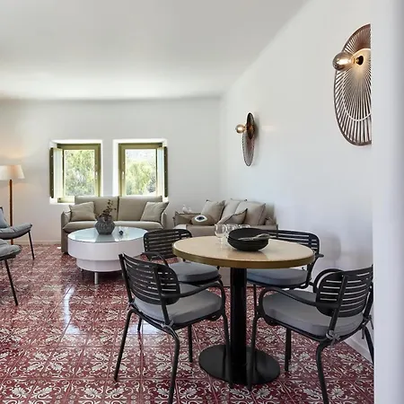 Santorini Hillside & Ξενοδοχείο με διαμερίσματα 4*