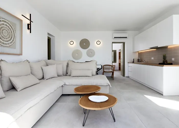 Santorini Hillside & Πύργος